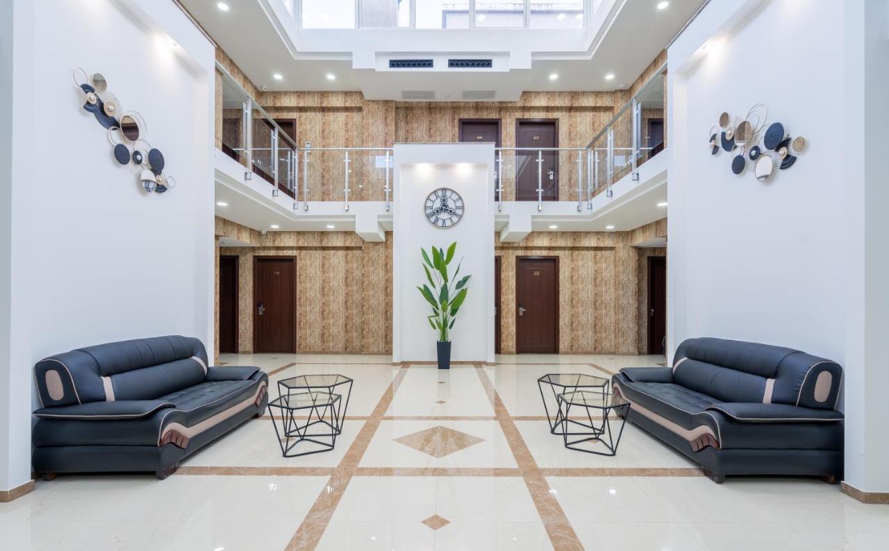Aura Hotel Тбілісі Екстер'єр фото