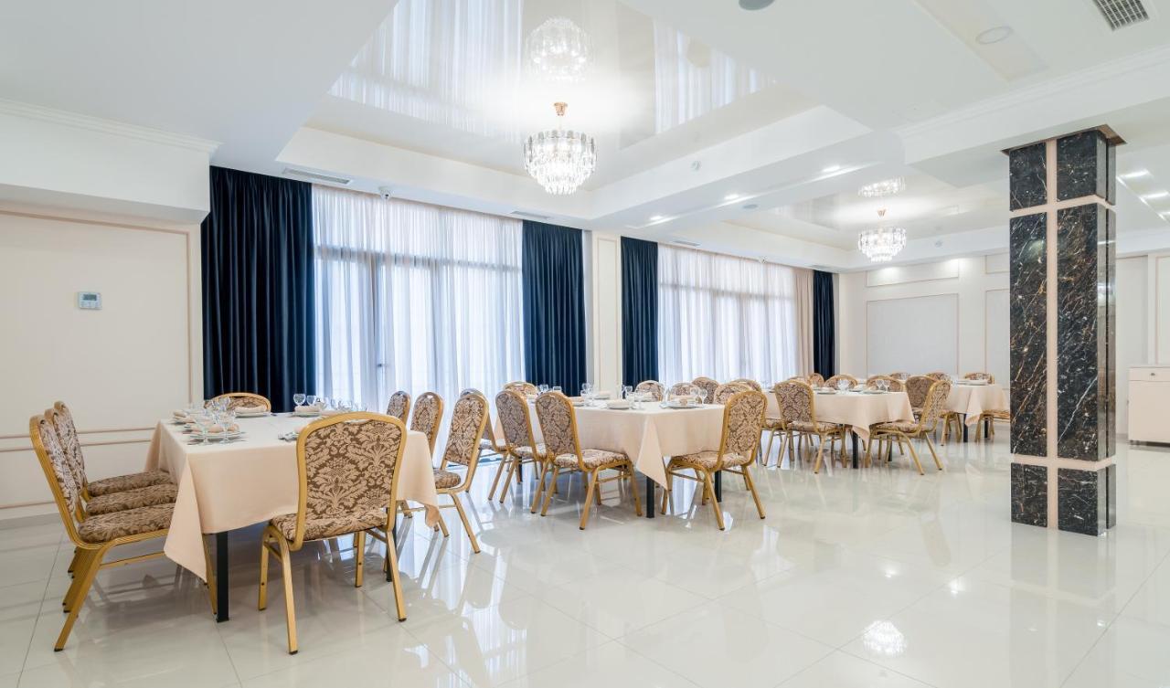 Aura Hotel Тбілісі Екстер'єр фото