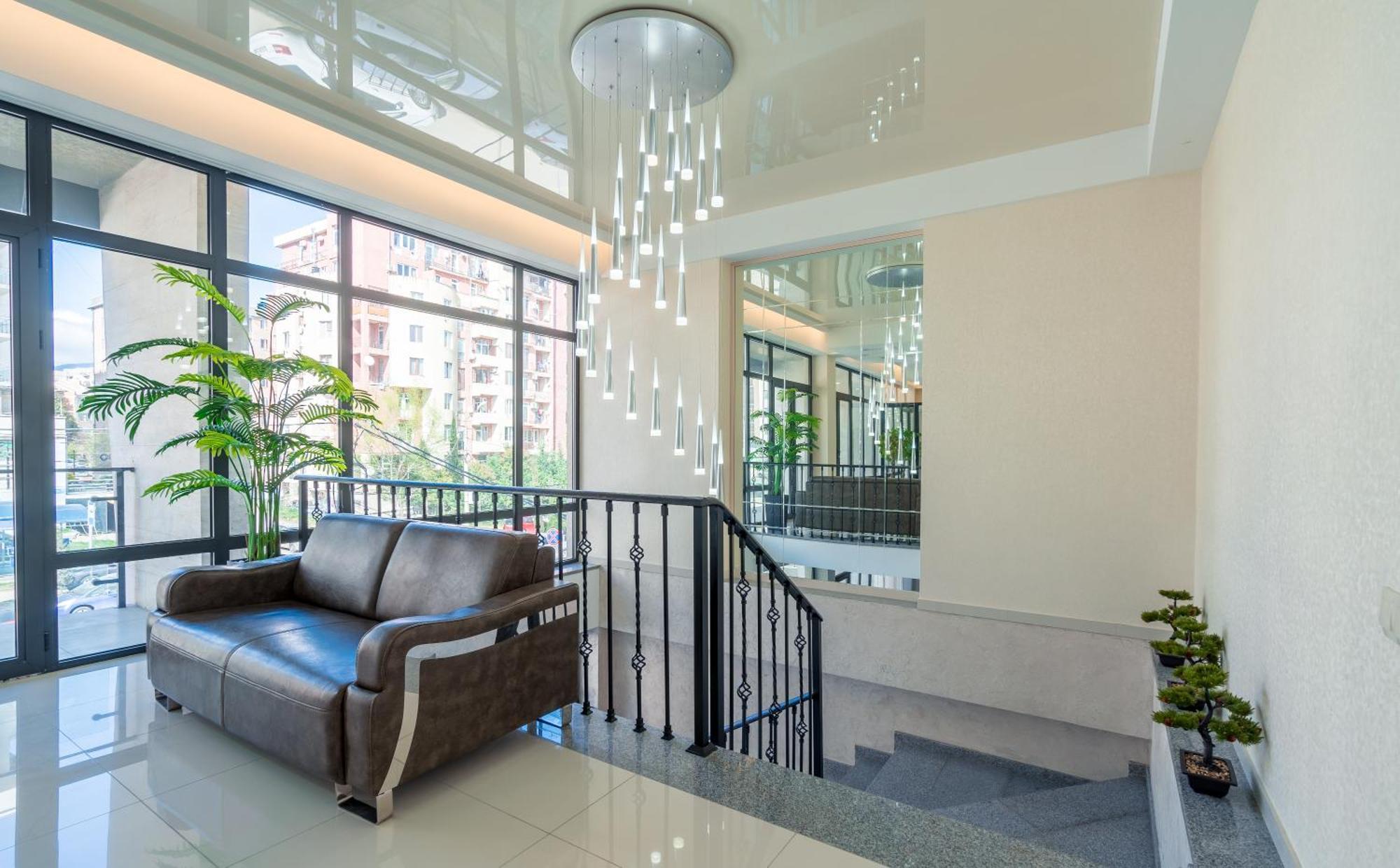 Aura Hotel Тбілісі Екстер'єр фото