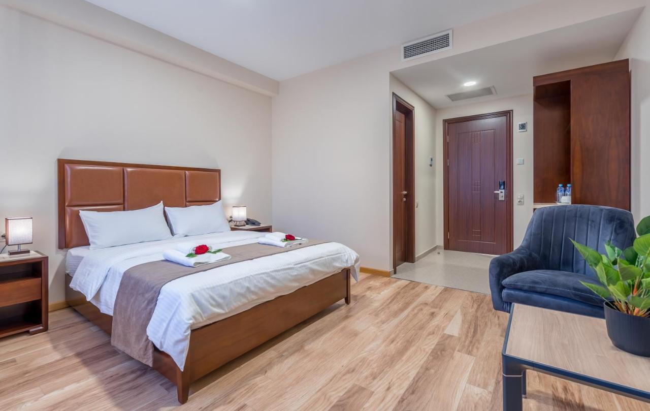 Aura Hotel Тбілісі Екстер'єр фото