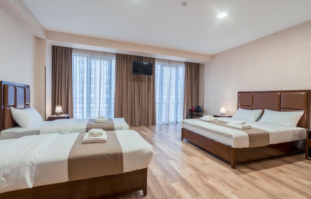 Aura Hotel Тбілісі Екстер'єр фото