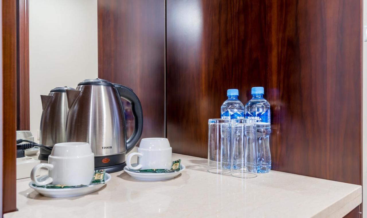Aura Hotel Тбілісі Екстер'єр фото