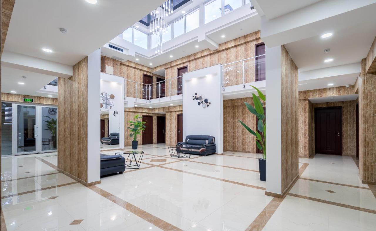 Aura Hotel Тбілісі Екстер'єр фото