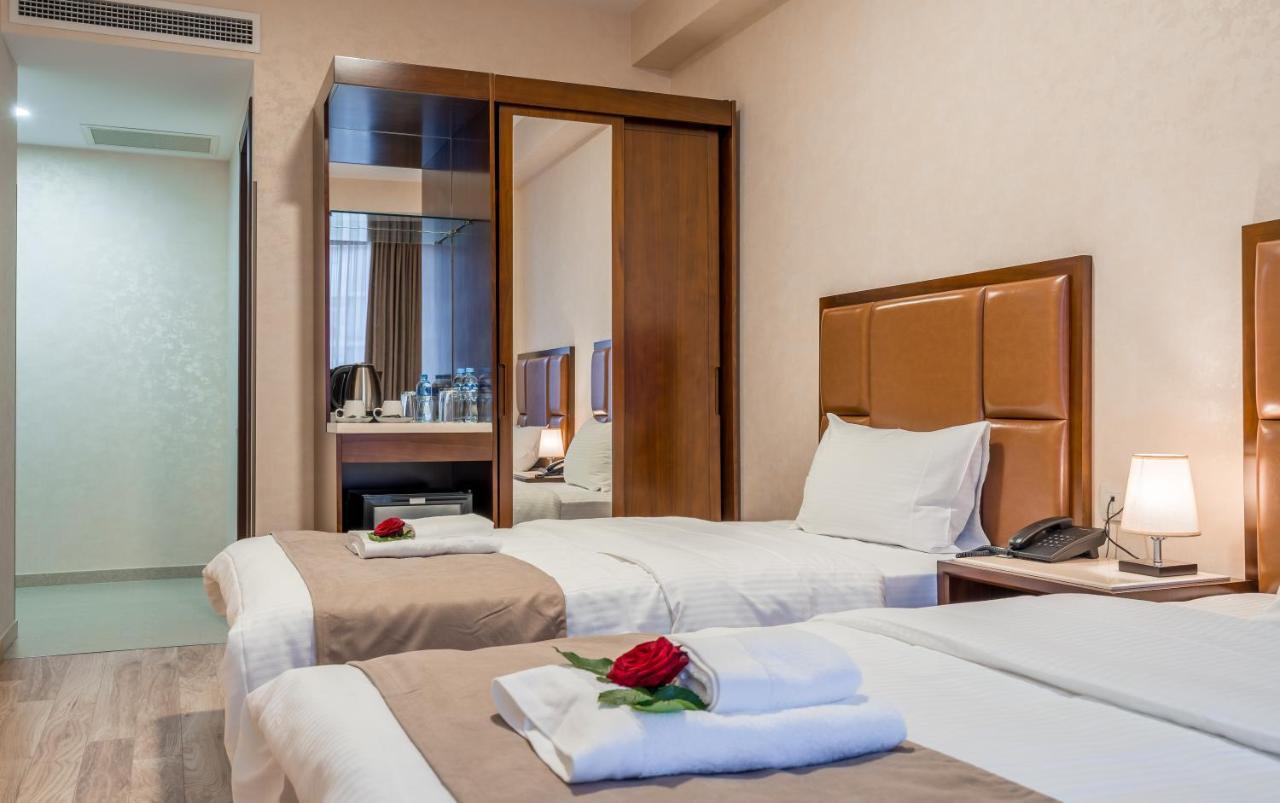 Aura Hotel Тбілісі Екстер'єр фото