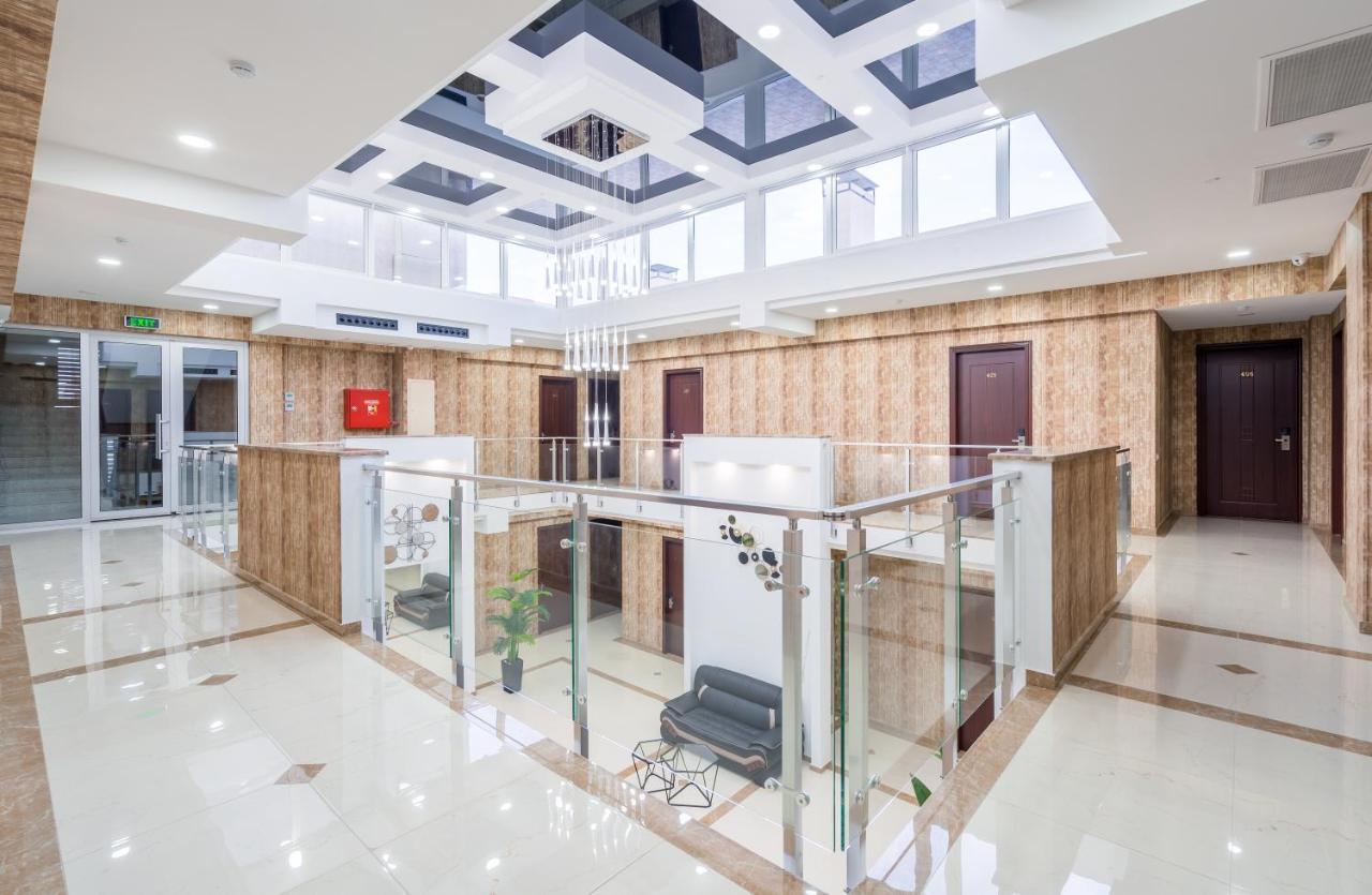 Aura Hotel Тбілісі Екстер'єр фото